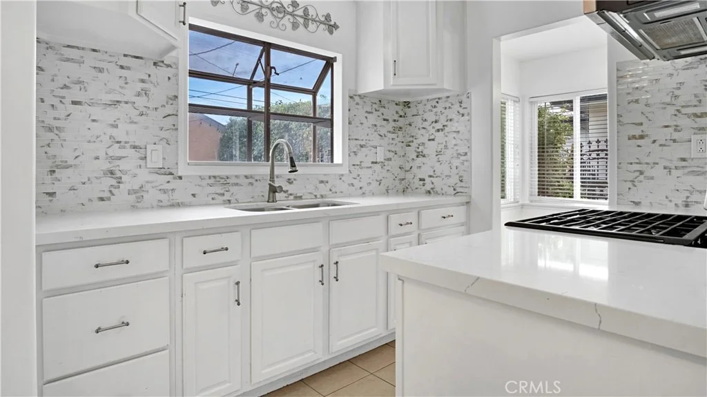 Photo of 9714 Paramount