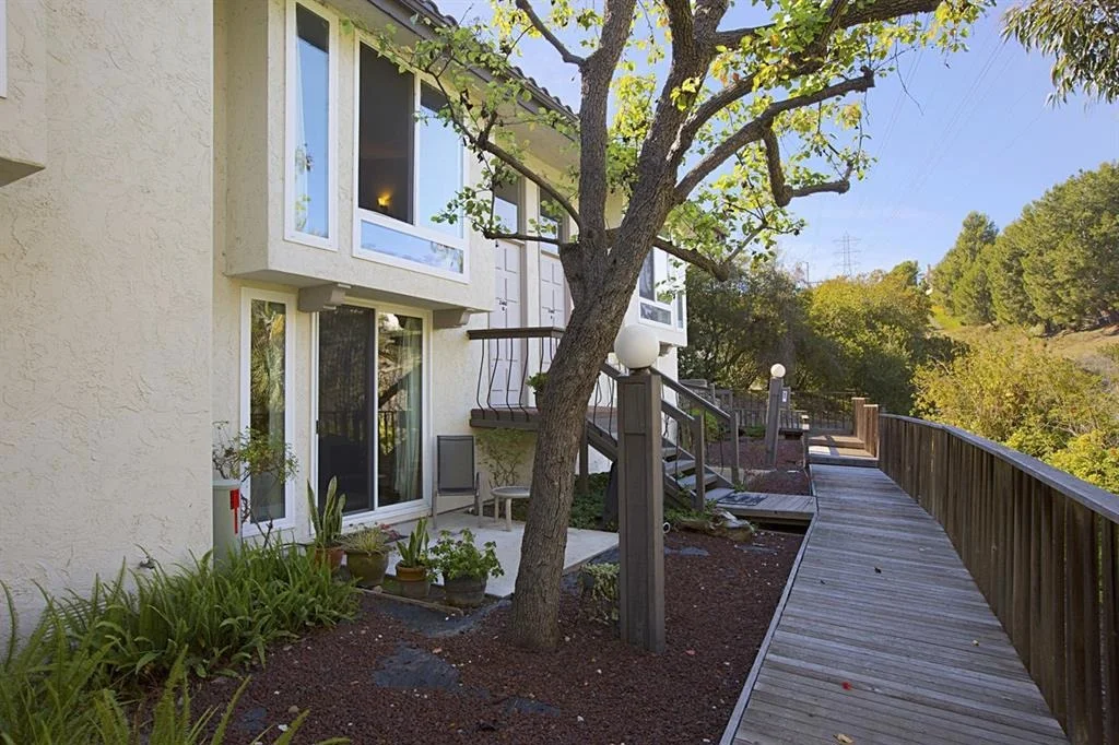 Photo of Unit G at 2402 Altisma