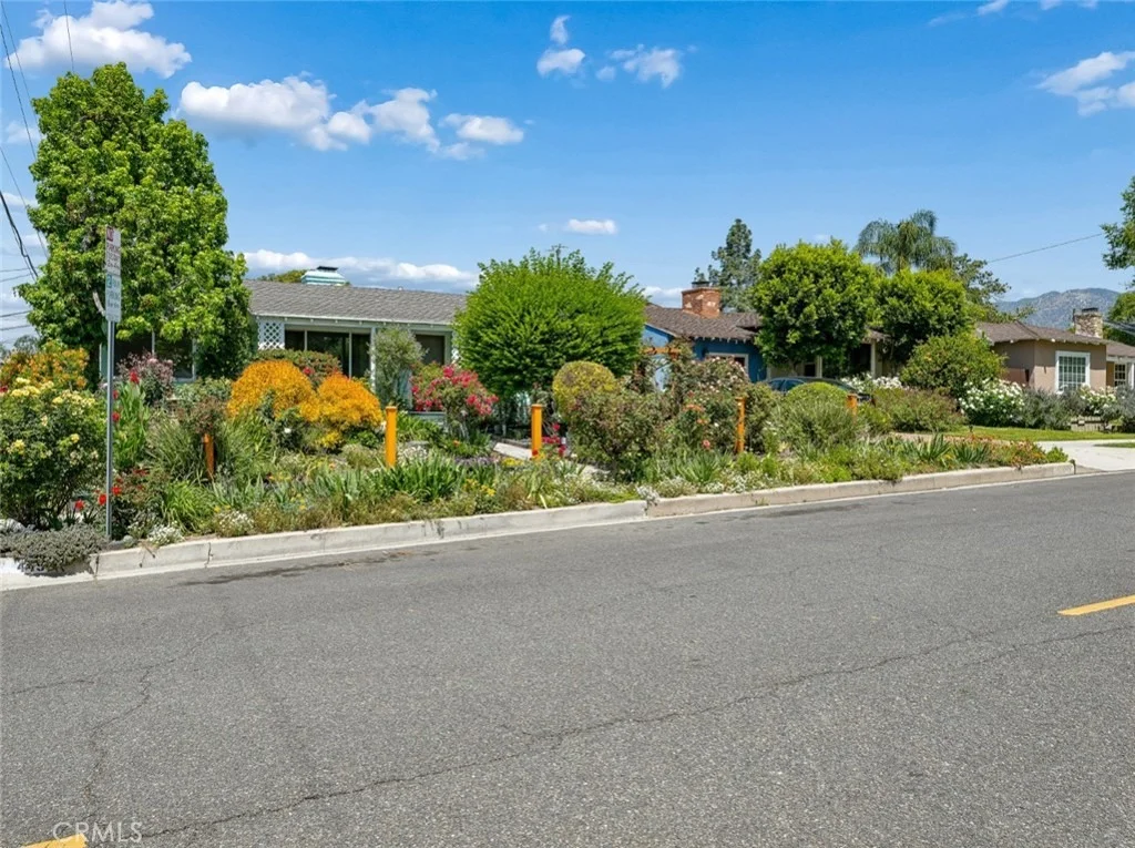 Photo of 449 W Elm Avenue