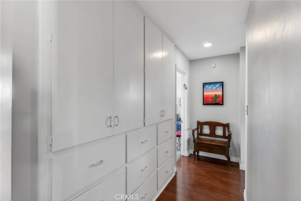 Photo of 5305 Bardwell