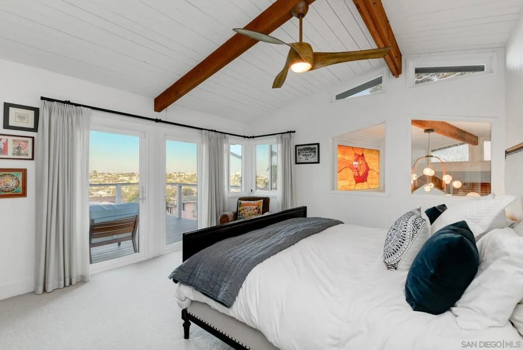 Photo of 3958 La Cresta