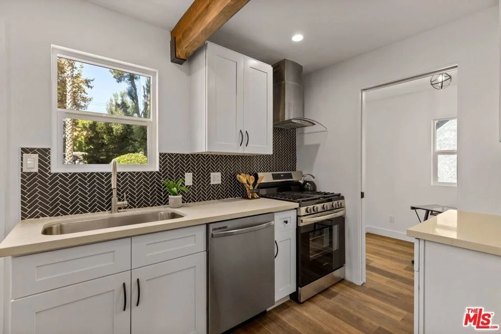Photo of 231 W Cedar Avenue