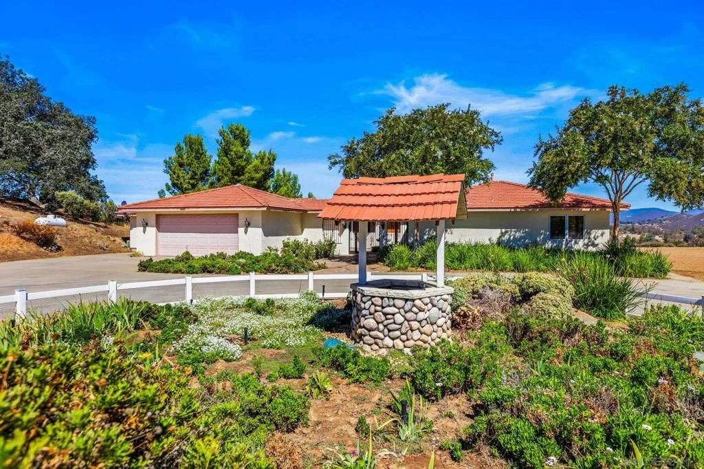 Photo of 25090 Oakana