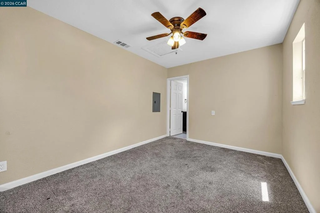 Photo of 7 Lawrence Ave