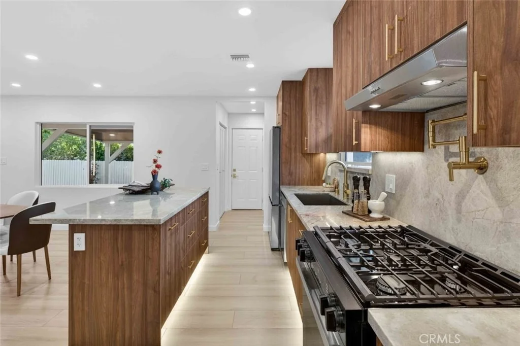 Photo of 6433 Creemore Lane