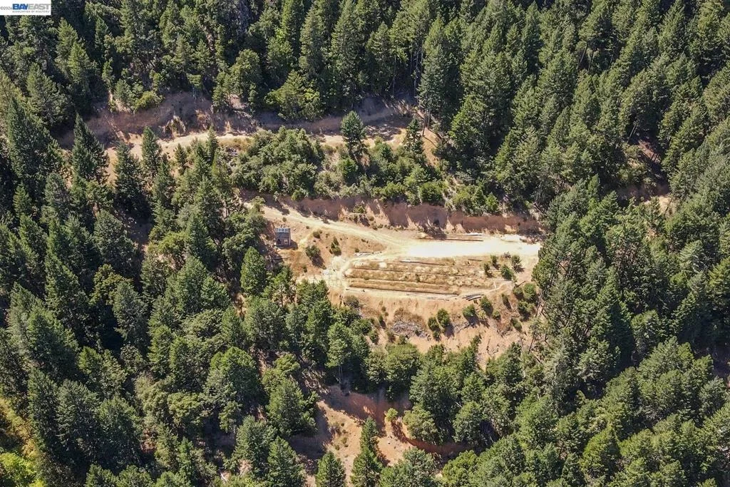 Photo of 190 Moore Gulch