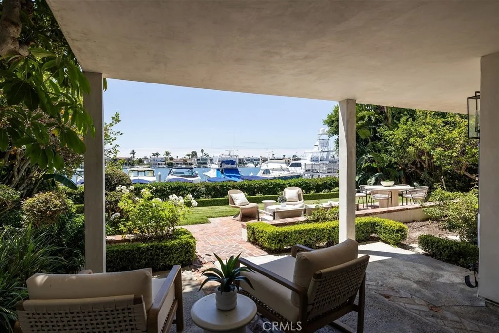 Photo of 2572 Bayshore Drive