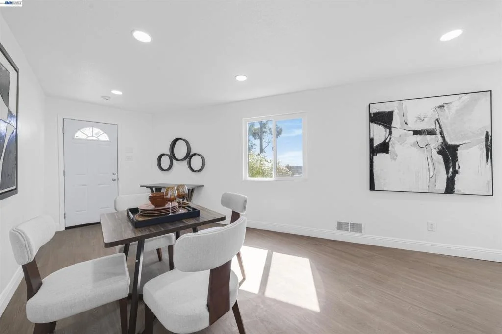Photo of 1069 Central Blvd