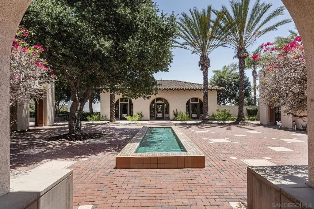 Photo of Unit 10 at 1663 Claret Cup