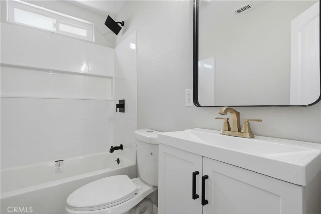 Photo of 5945 Paramount Drive