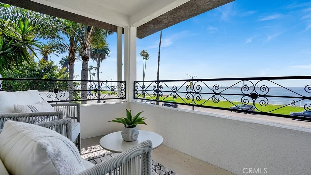 Photo of 2747 E Ocean Boulevard