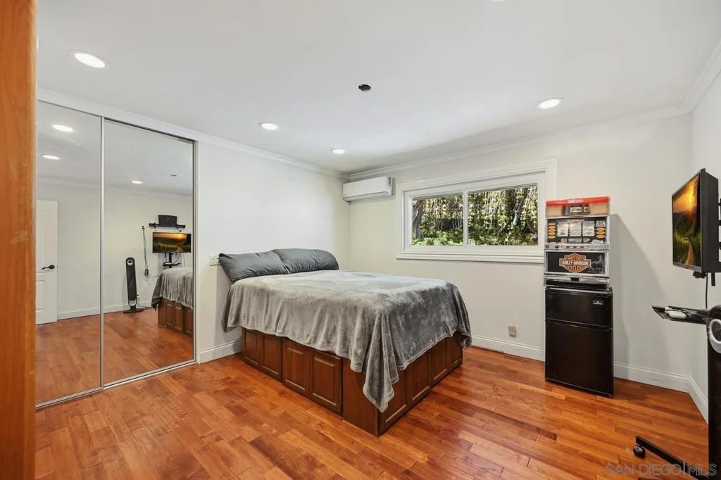 Photo of 4488 La Canada
