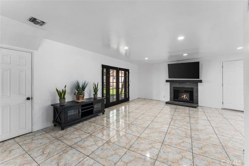 Photo of 7431 Vanalden