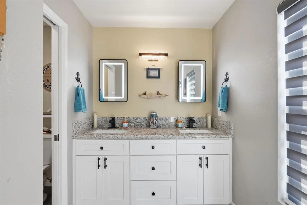 Photo of 2326 Azure Lane