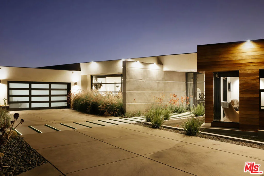 Photo of 455 Castle Place