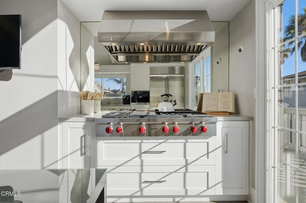 Photo of 1410 Marine Way