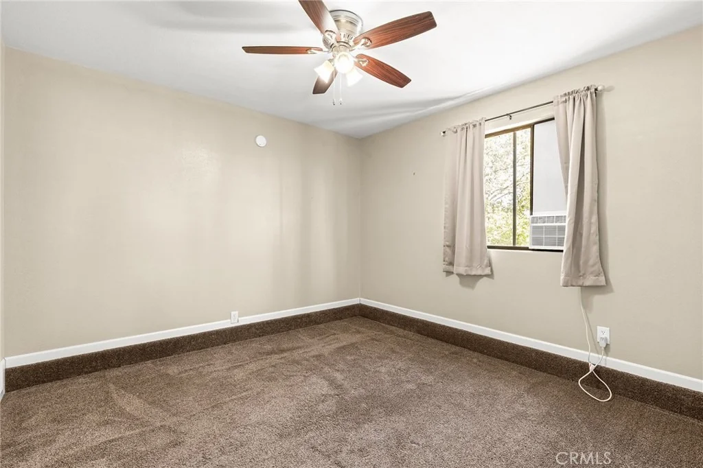 Photo of 5492 Edgewood Lane