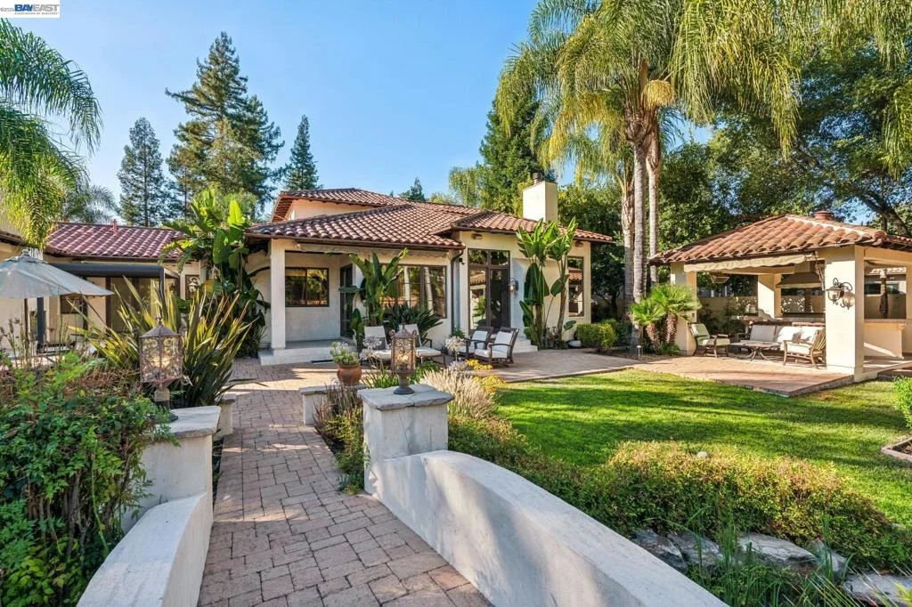 Photo of 1439 Vine Ln
