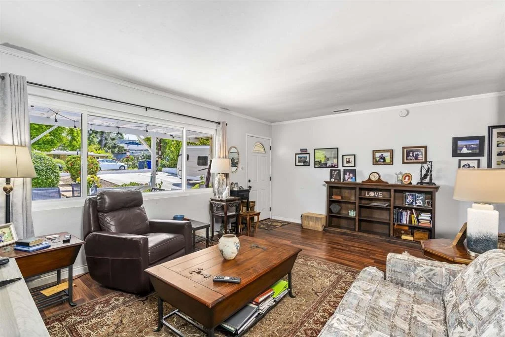 Photo of 1855 Kurenda Way