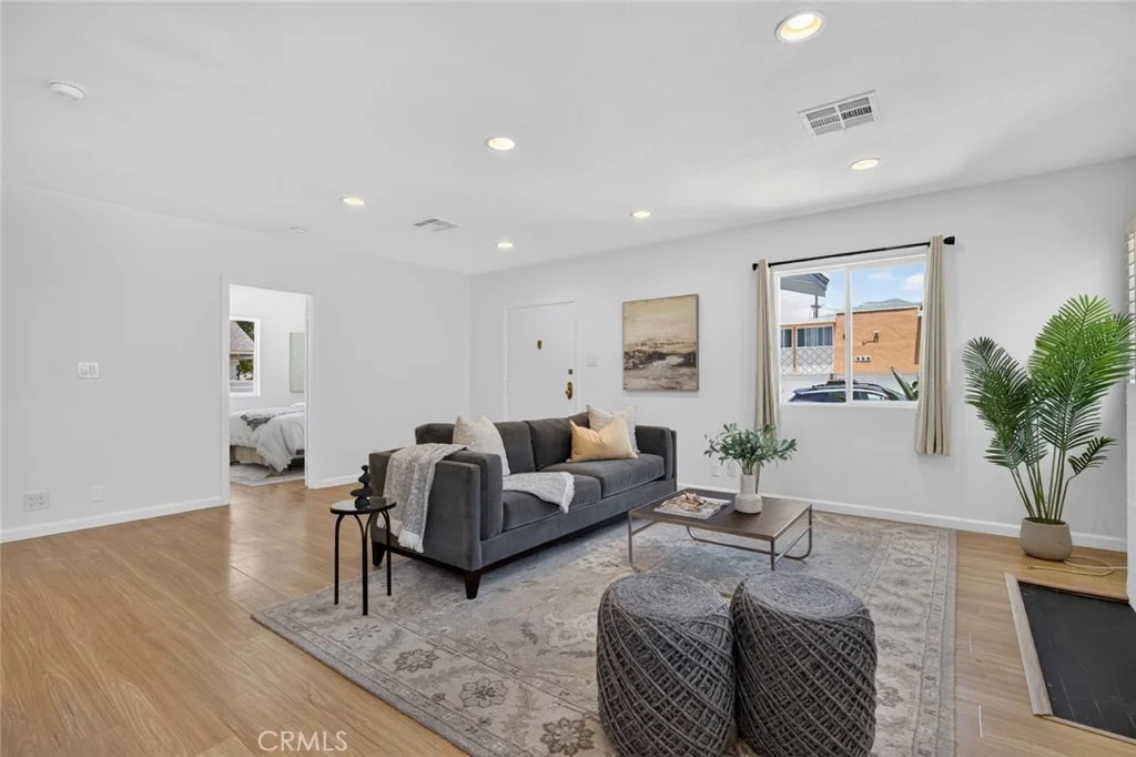 Photo of 528 W Doran