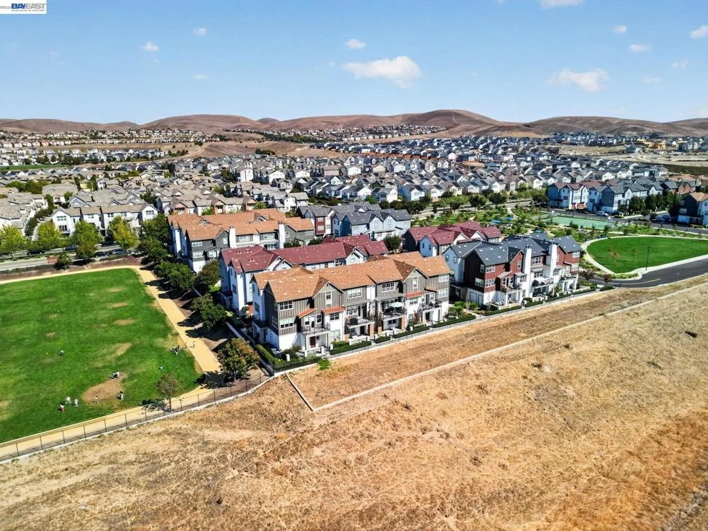 Photo of 3987 Dobbins Loop
