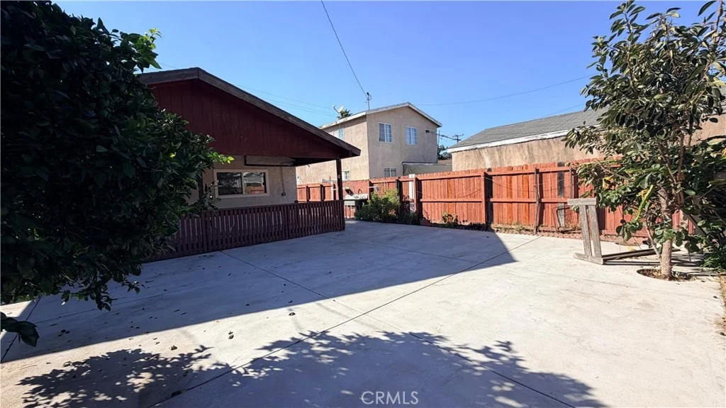 Photo of 5242 Linden Avenue