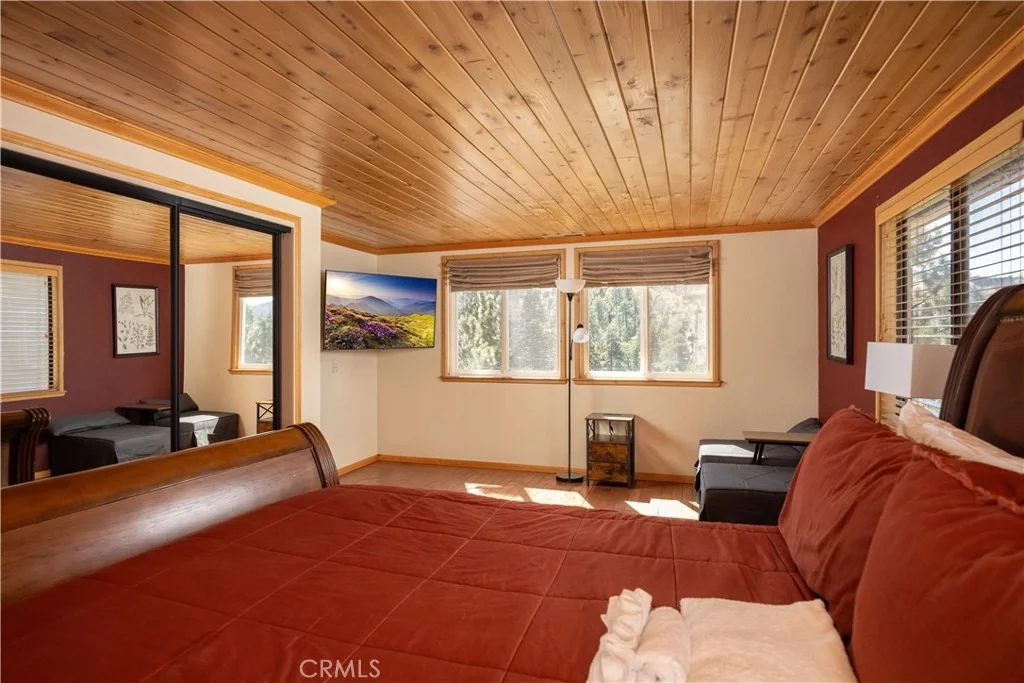 Photo of 43939 Yosemite Drive