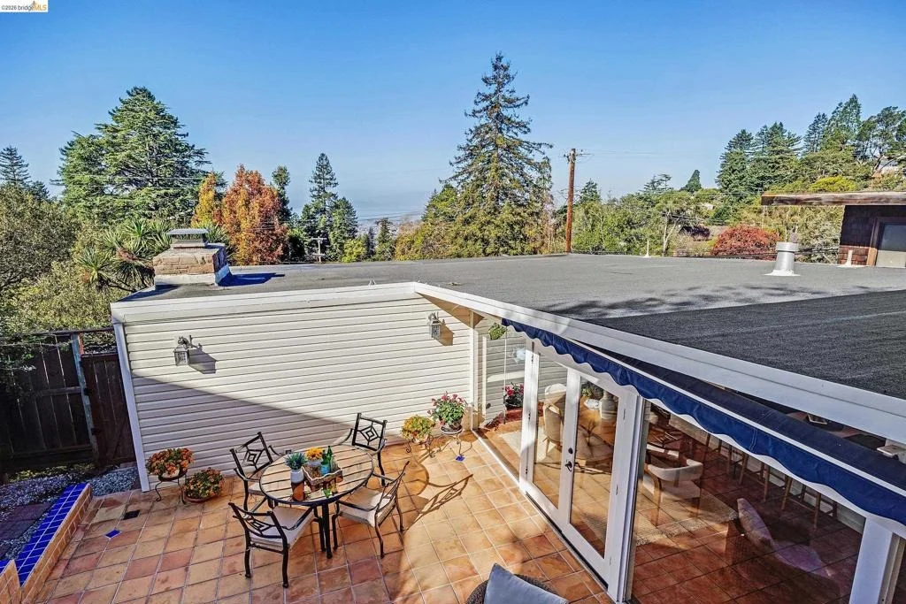 Photo of 2864 Shasta Rd