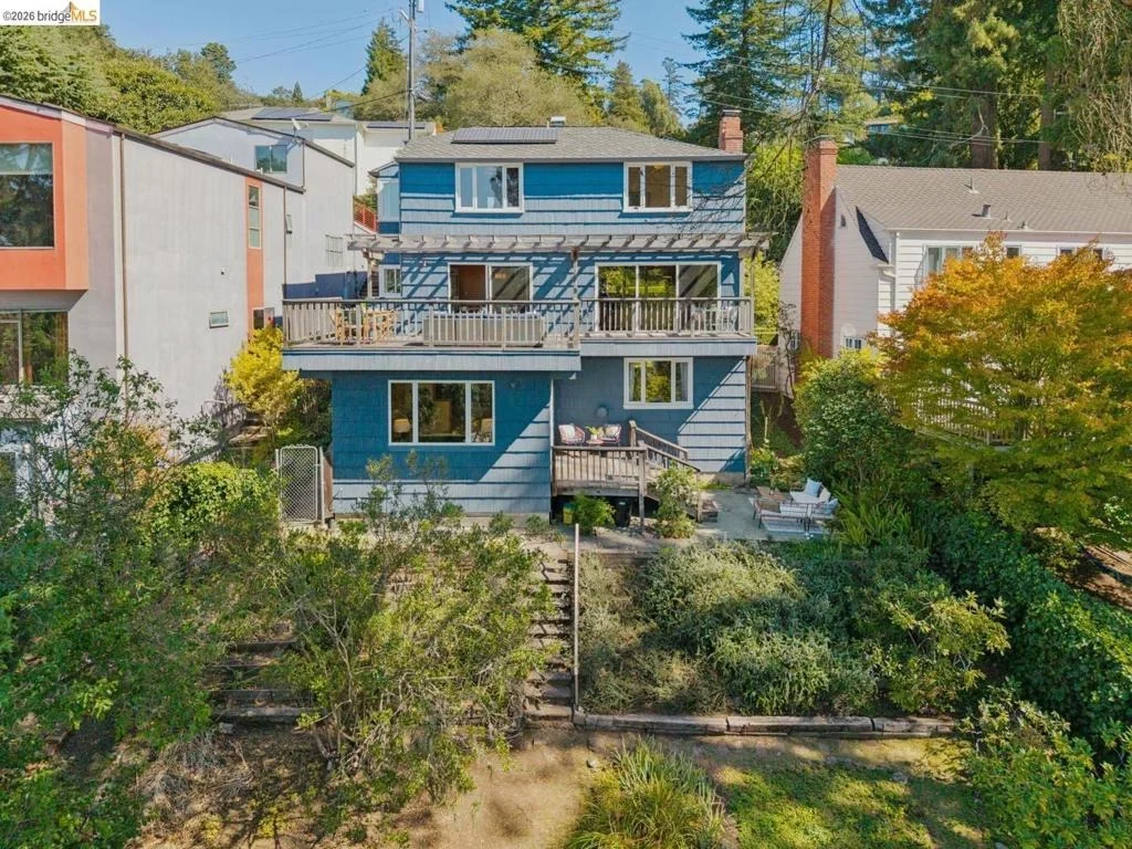Photo of 155 Avenida DR