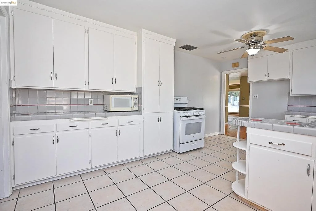 Photo of 2343 Almond Ave
