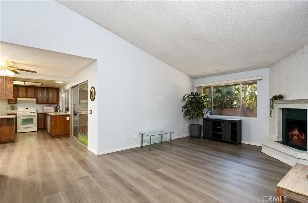 Photo of 2115 Flame Tree
