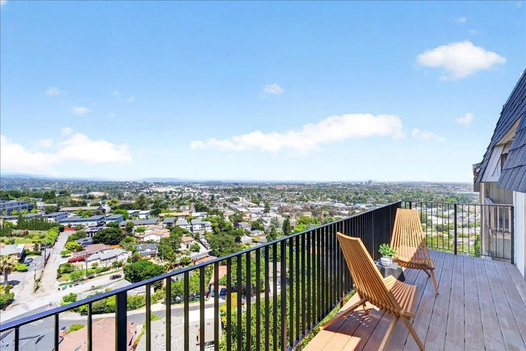 Photo of 1550 Winding Way