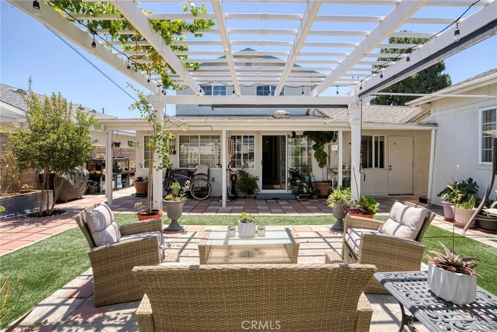 Photo of 2525 W Olive Avenue