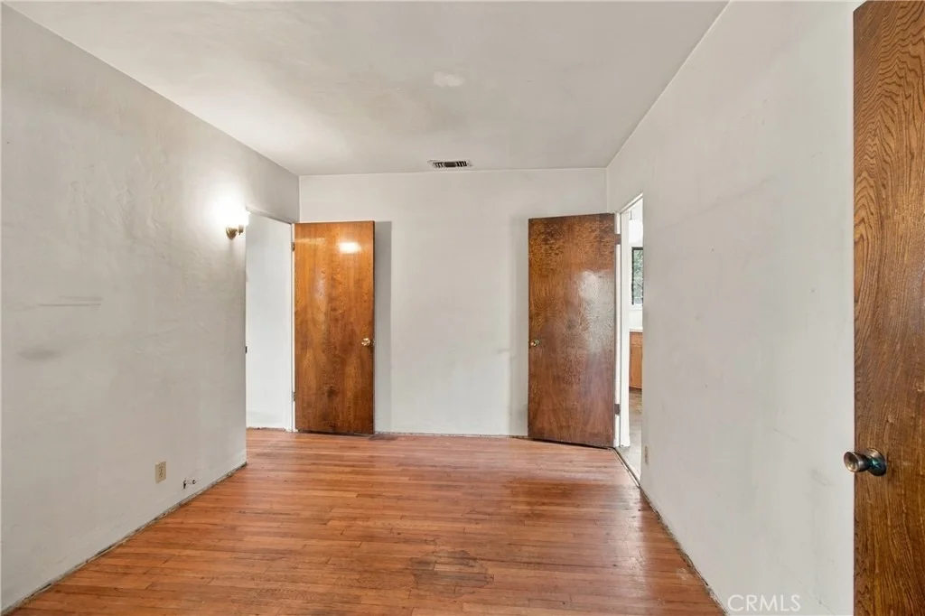 Photo of 2043 N Maple