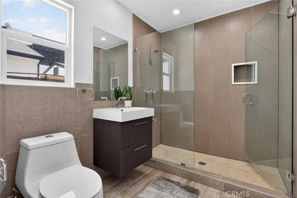 Photo of 528 W Doran