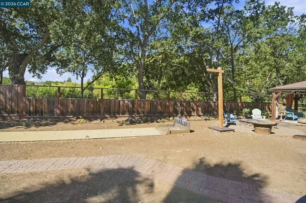 Photo of 1445 Bassett Dr