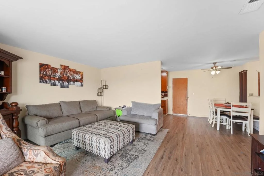 Photo of 656 Flora Dr