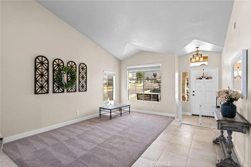 Photo of 10960 Larkspur