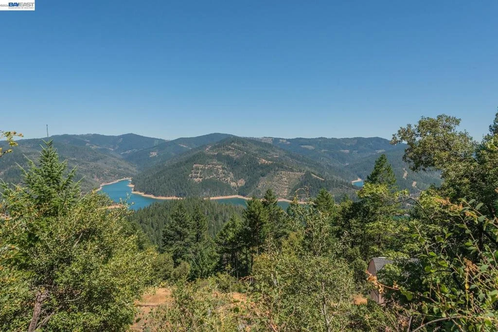 Photo of 190 Moore Gulch