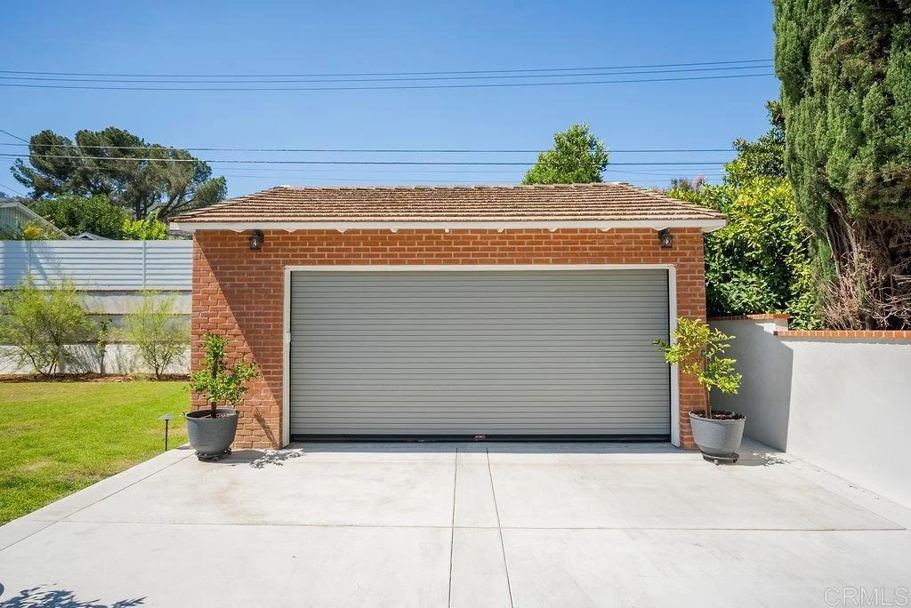 Photo of 453 W Laurel Avenue