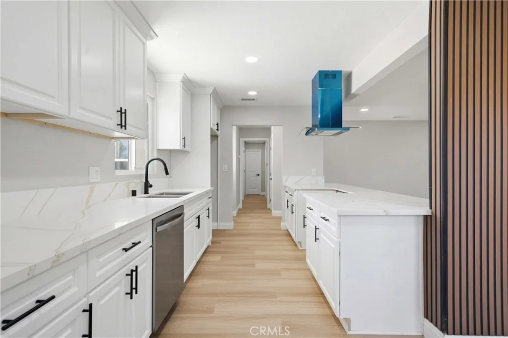 Photo of 5945 Paramount Drive