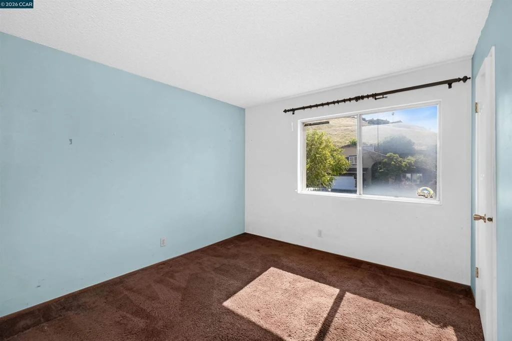 Photo of 121 Violet Rd