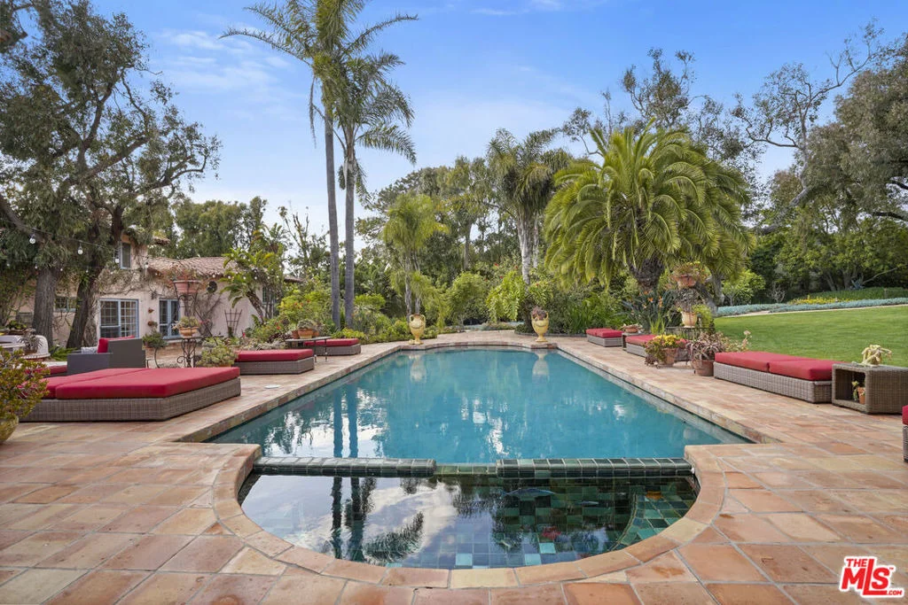 Photo of 7332 Birdview Avenue