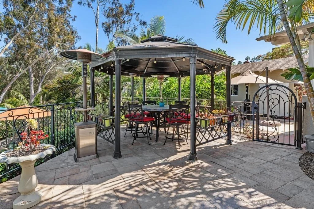 Photo of 9865 Edgelake Drive