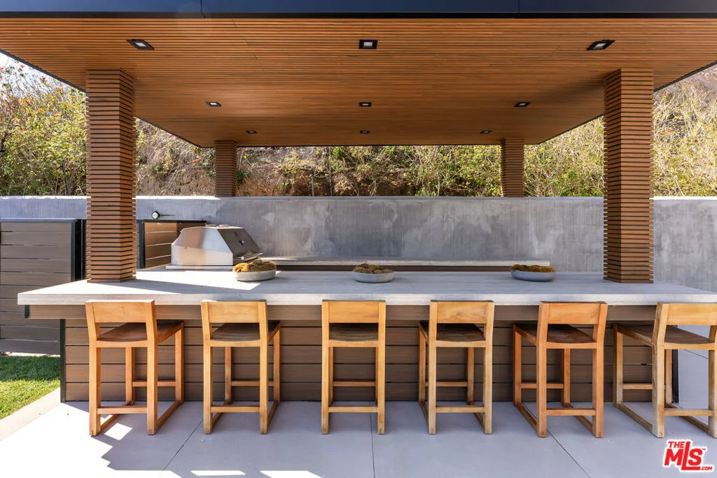 Photo of 23917 Malibu Road