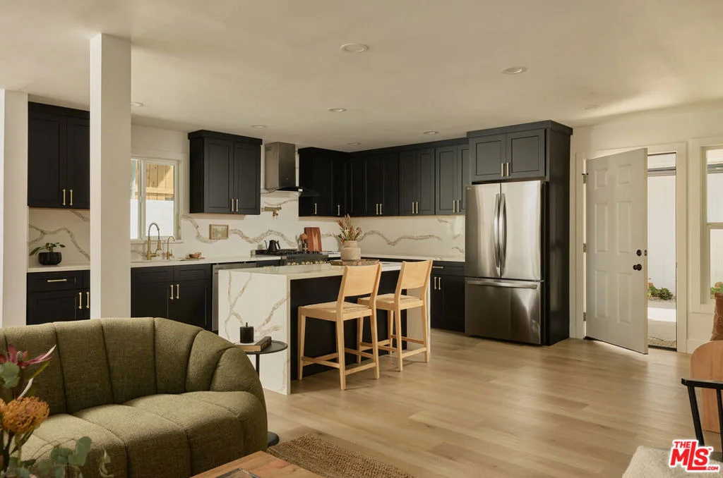 Photo of 1185 Medford Road