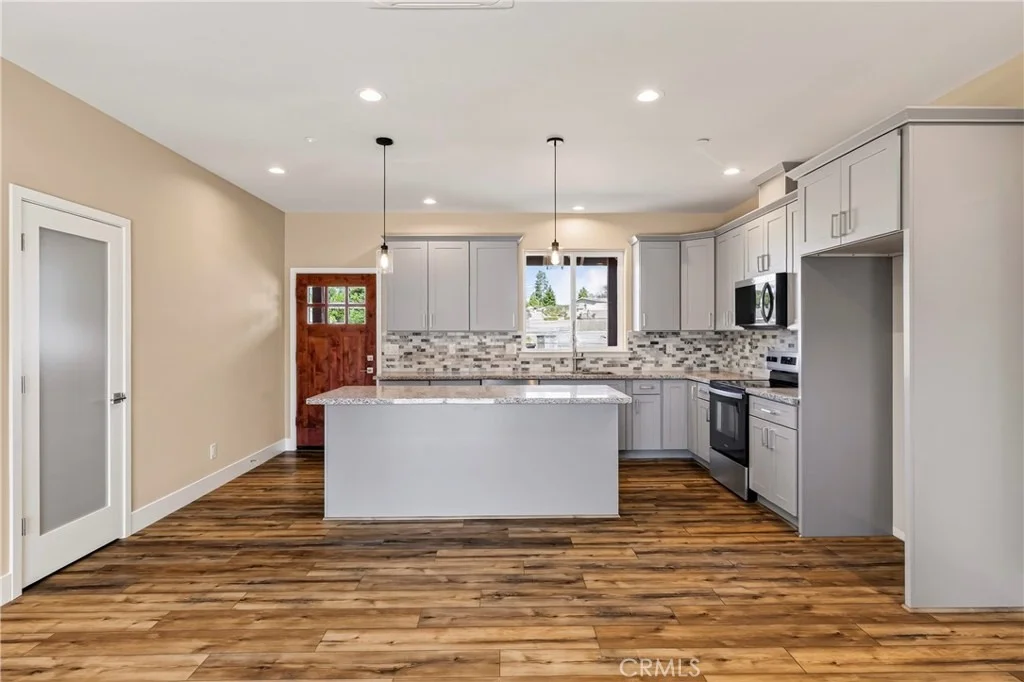 Photo of 6040 Maxwood