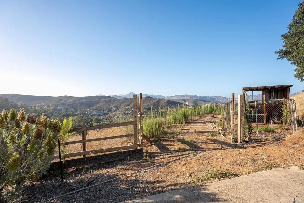 Photo of 11687 VALLE VISTA RD