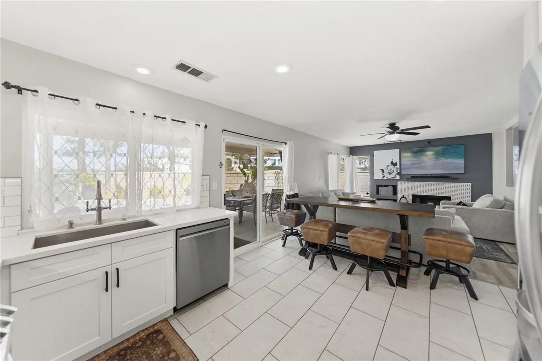 Photo of 26840 Redwood