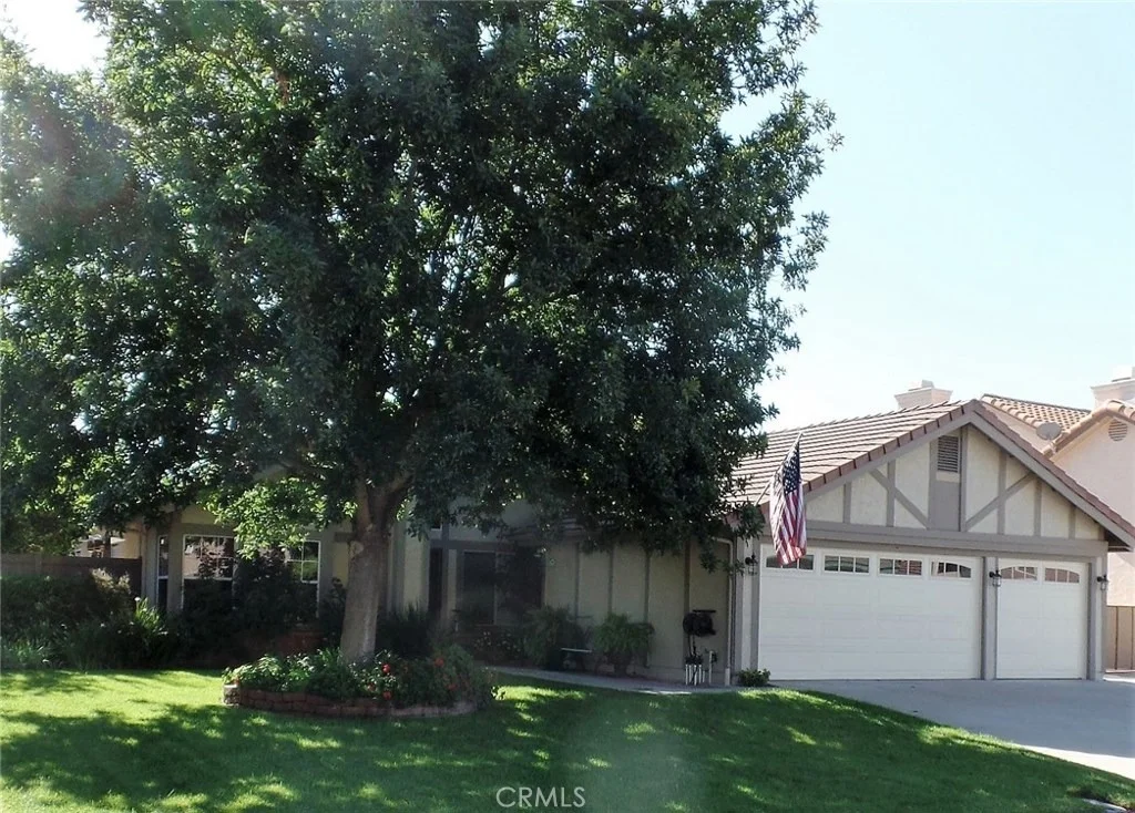 Photo of 25443 Lacebark Drive
